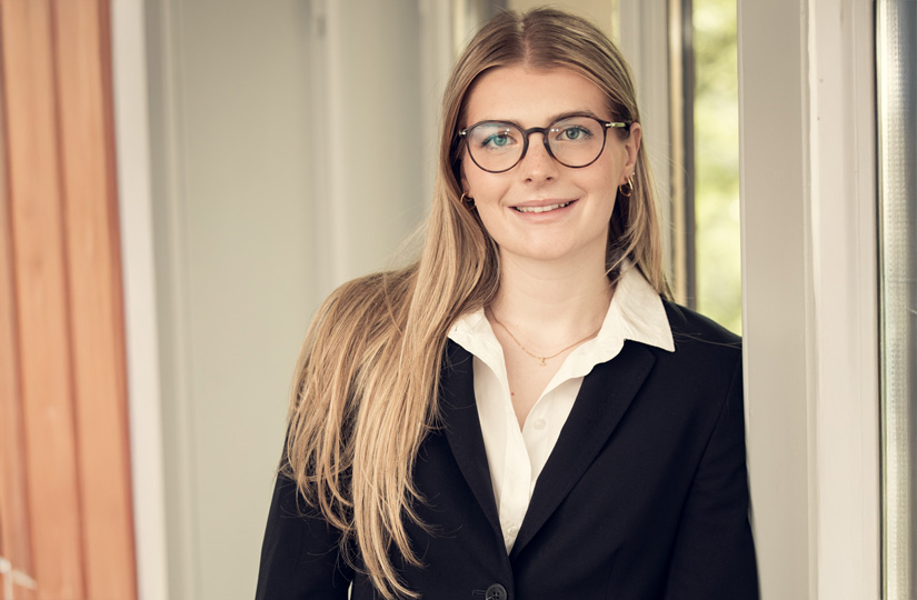 Lisa Burkhalter, Vetsch Rechsanwälte Lisa Burkhalter Sekretärin und Sachbearbeiterin bei Vetsch Rechtsanwälten